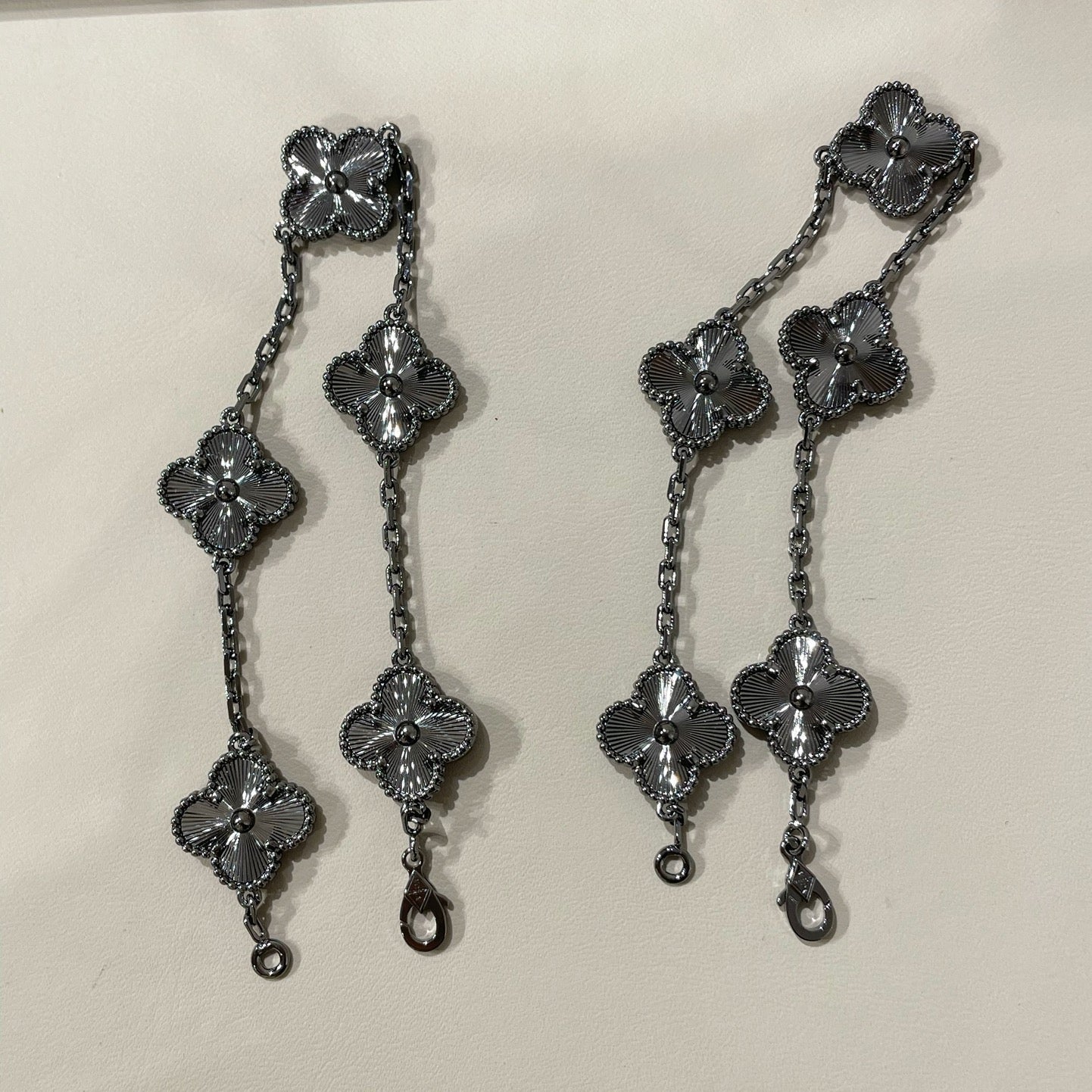 [Panda Jewelry]CLOVER 5 MOTIF BLACK BRACELET