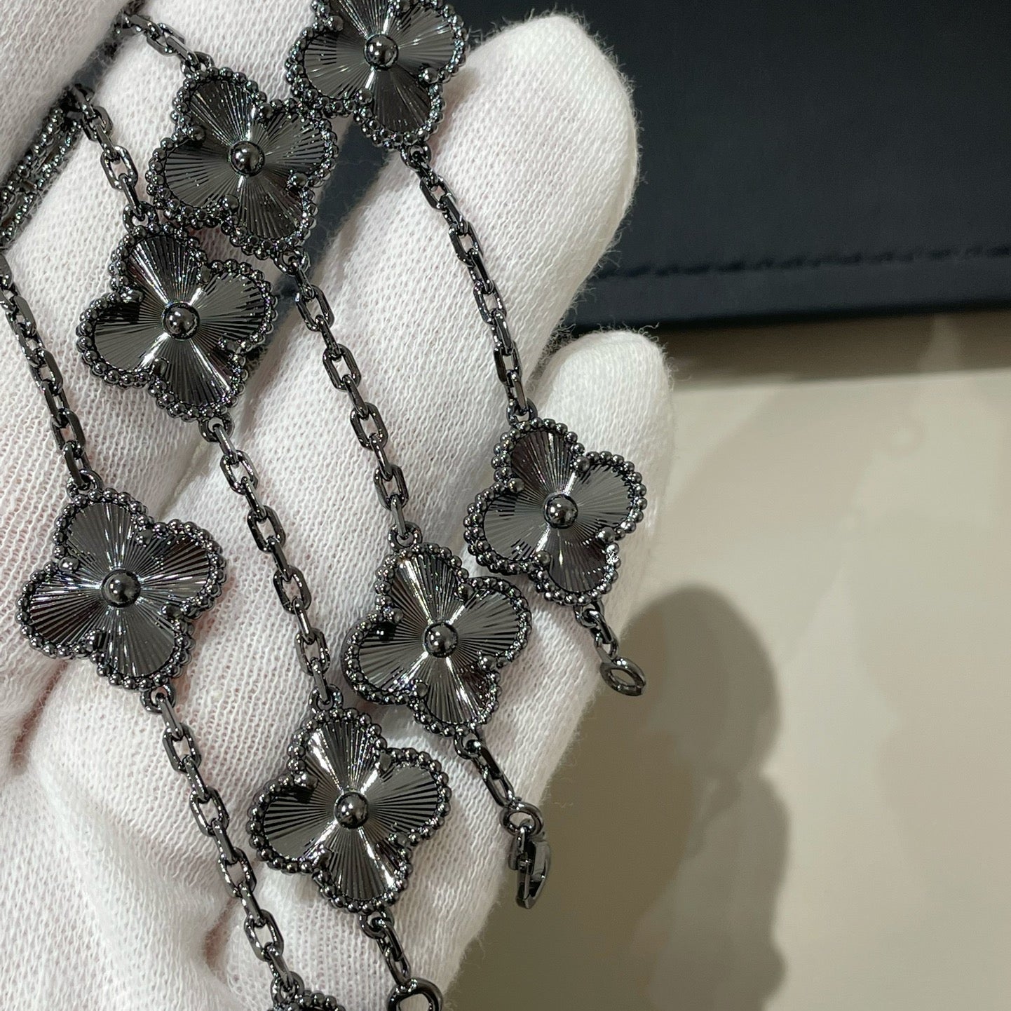 [Panda Jewelry]CLOVER 5 MOTIF BLACK BRACELET
