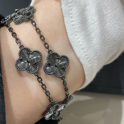 [Panda Jewelry]CLOVER 5 MOTIF BLACK BRACELET