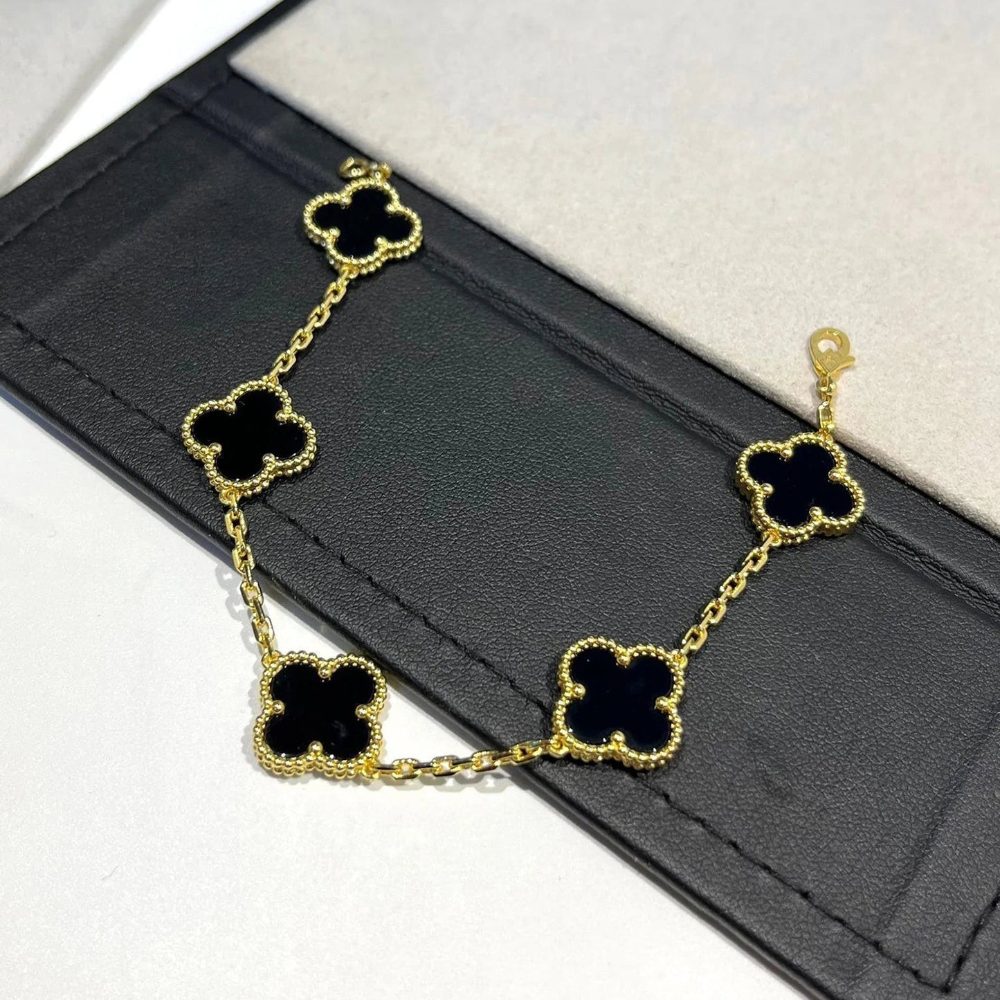 [Panda Jewelry] CLOVER 5 MOTIF ONYXS BRACELET COLLECTION