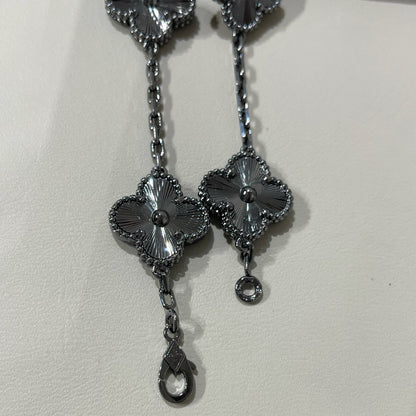 [Panda Jewelry]CLOVER 5 MOTIF BLACK BRACELET