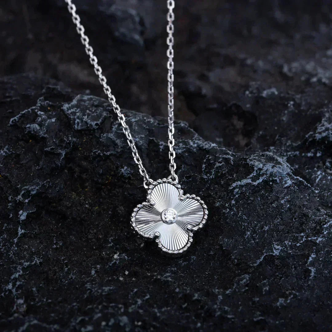 [Panda Jewelry]CLOVER  15MM DIAMOND LASER NECKLACE SILVER
