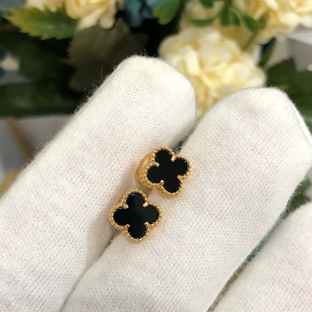 [Panda Jewelry]CLOVER MINI GOLD EARRINGS