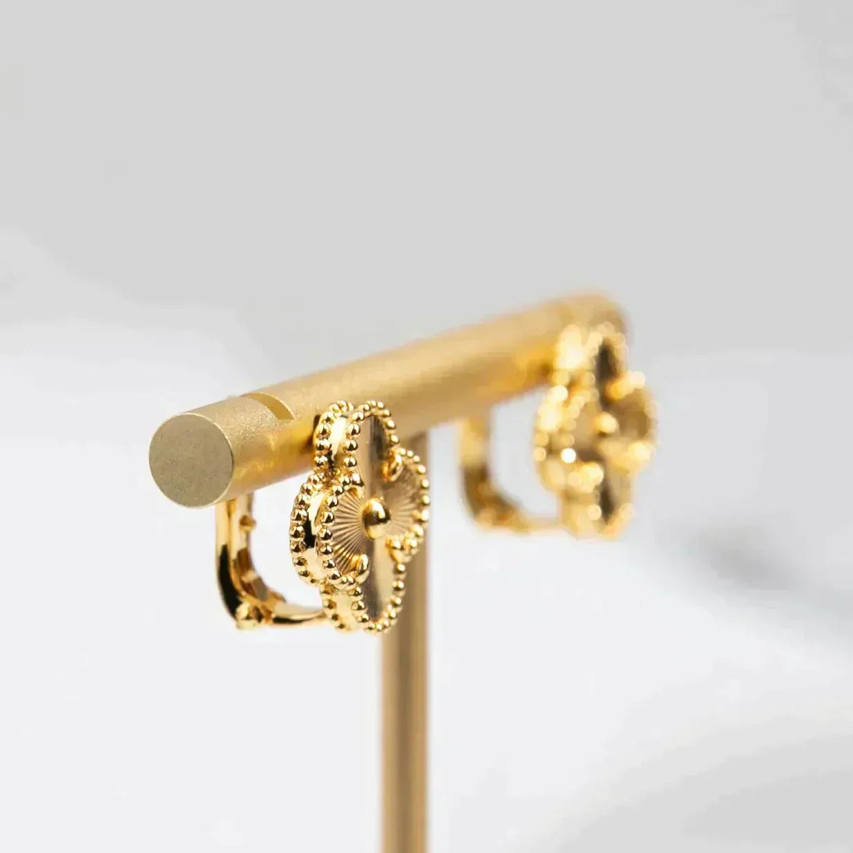 [Panda Jewelry]CLOVER MEDIUM 1 MOTIFS LASER EARRINGS