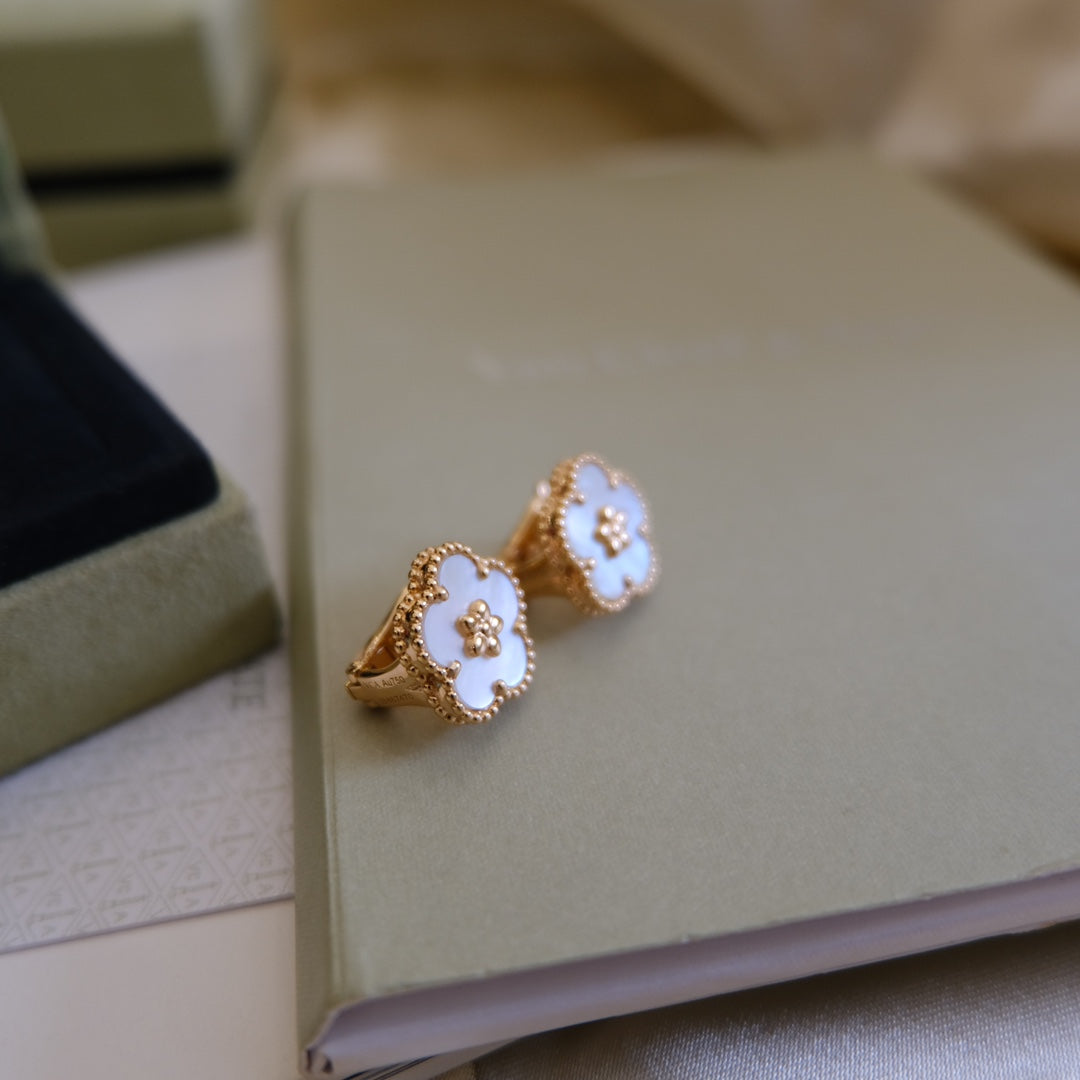 [Panda Jewelry]LUCKY PINK GOLD WHITE MOP EARRINGS