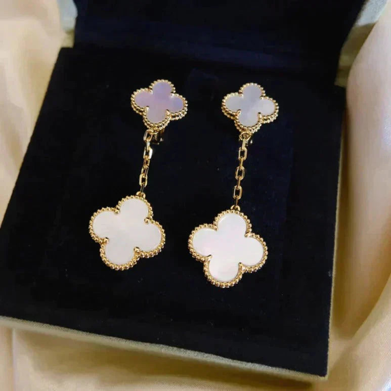 [Panda Jewelry]CLOVER 2 MOTIF WHITE MOP EARRINGS