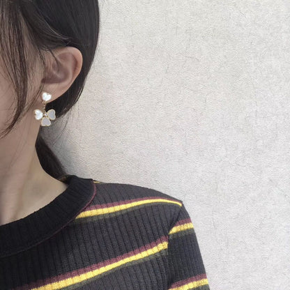 [Panda Jewelry]CLOVER SWEET WHITE MOP EARRINGS