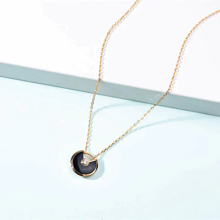 [Panda Jewelry]AMULETTE GOLD CARNELIAN ONYX NECKLACE