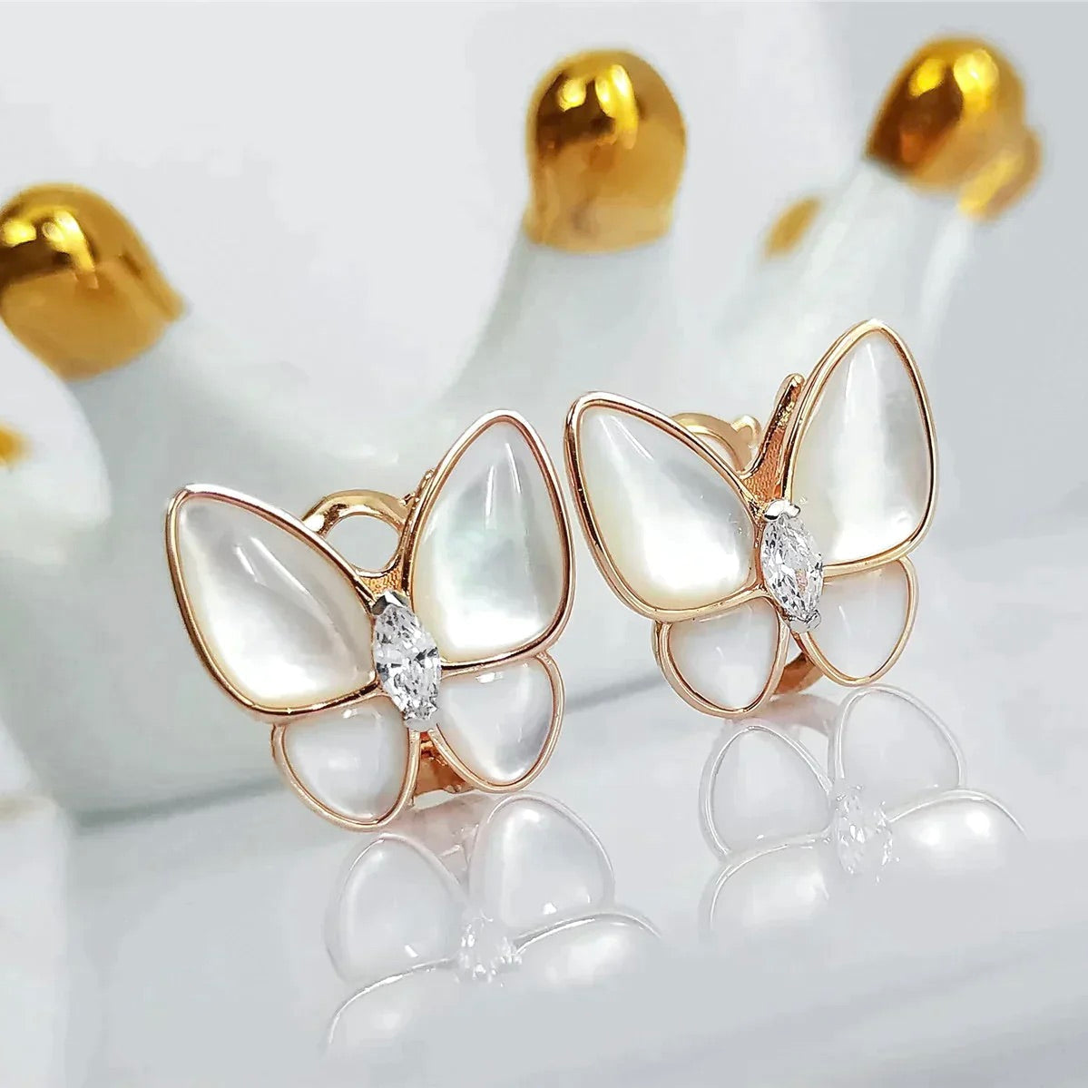 [Panda Jewelry]BUTTERFLY MOP DIAMOND EARRINGS