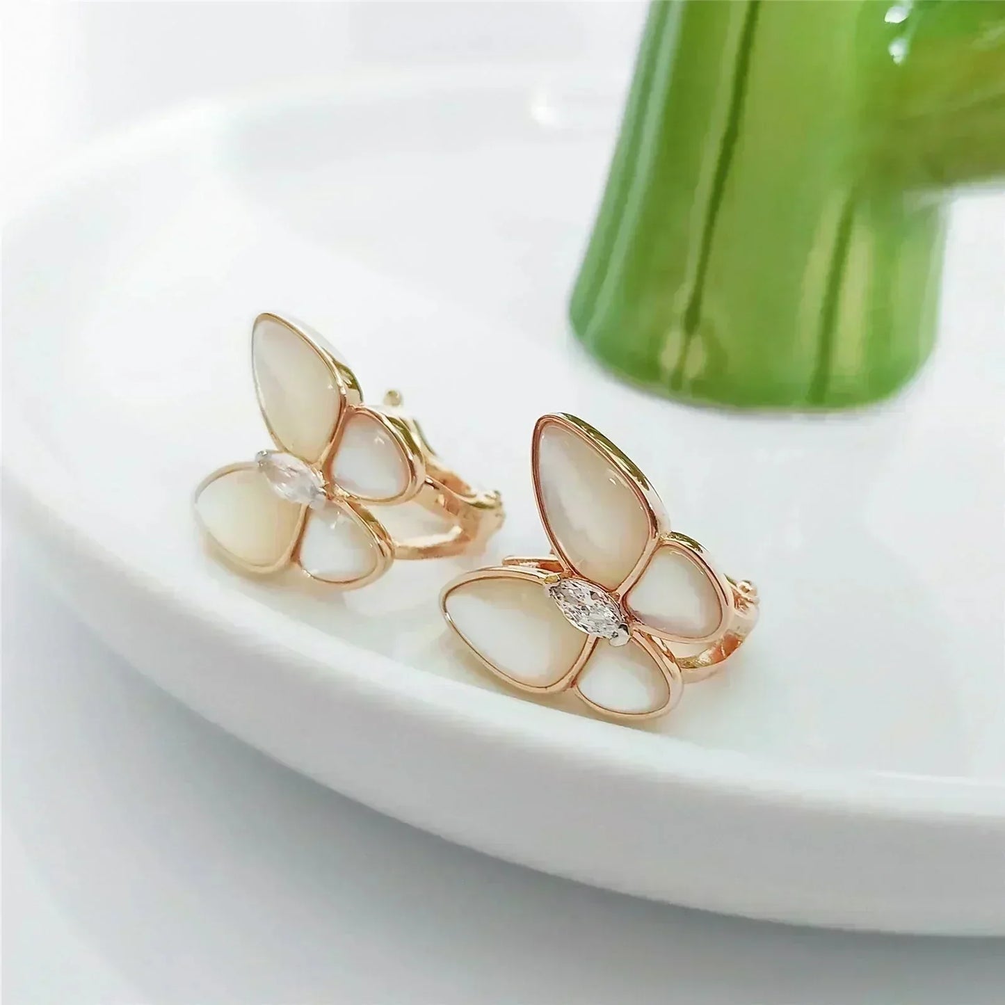 [Panda Jewelry]BUTTERFLY MOP DIAMOND EARRINGS
