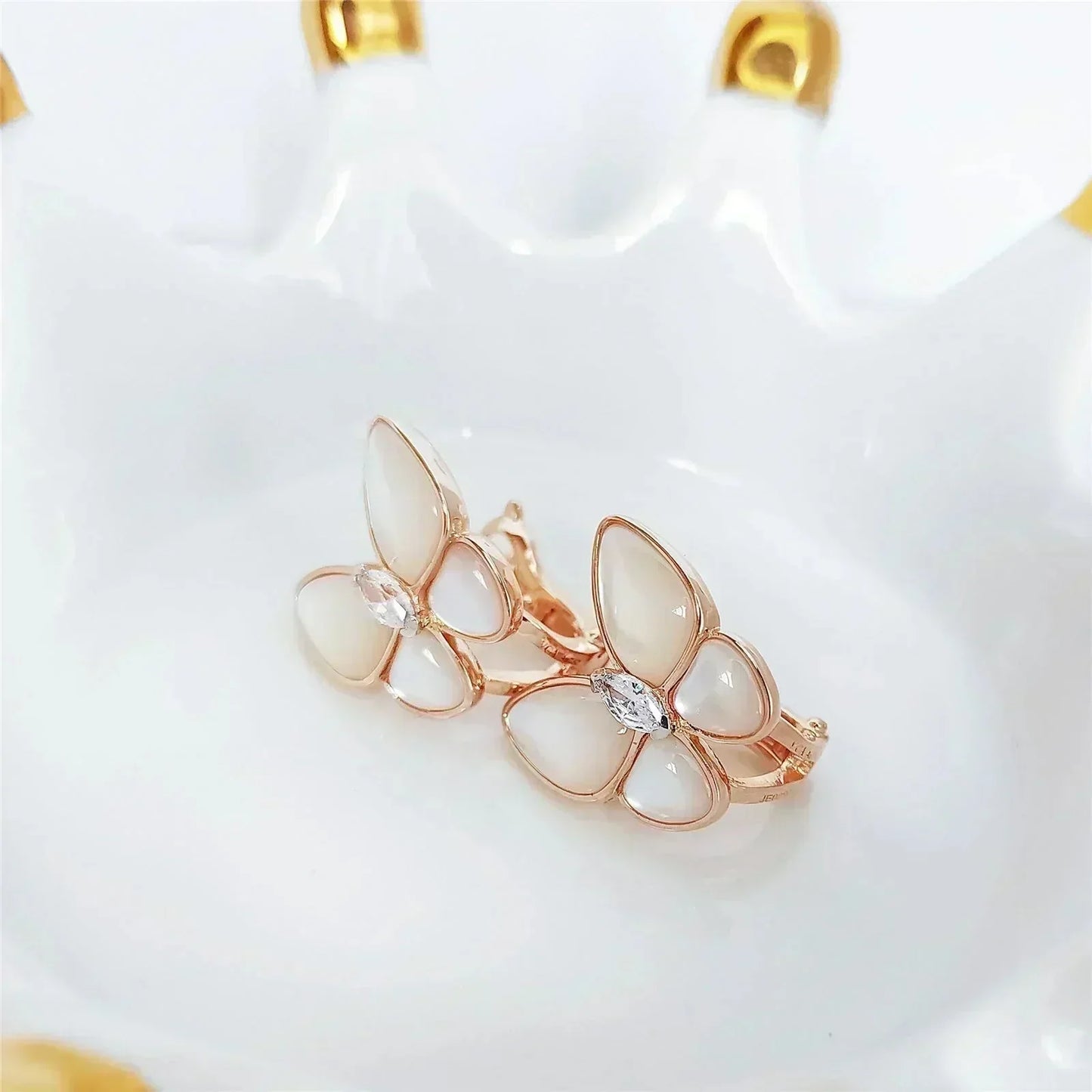 [Panda Jewelry]BUTTERFLY MOP DIAMOND EARRINGS
