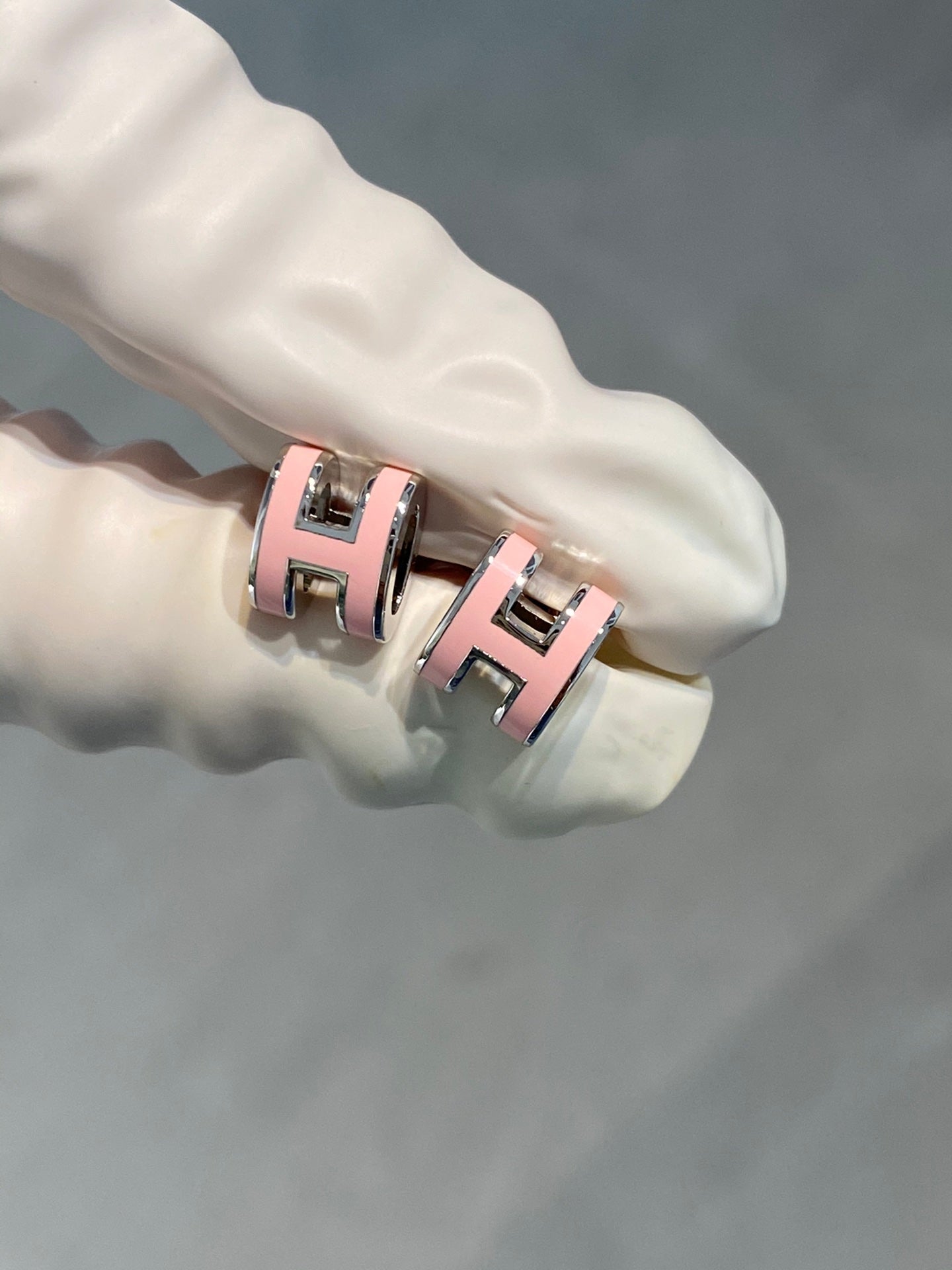 [Panda Jewelry]MINI POP H SILVER EARRINGS PINK