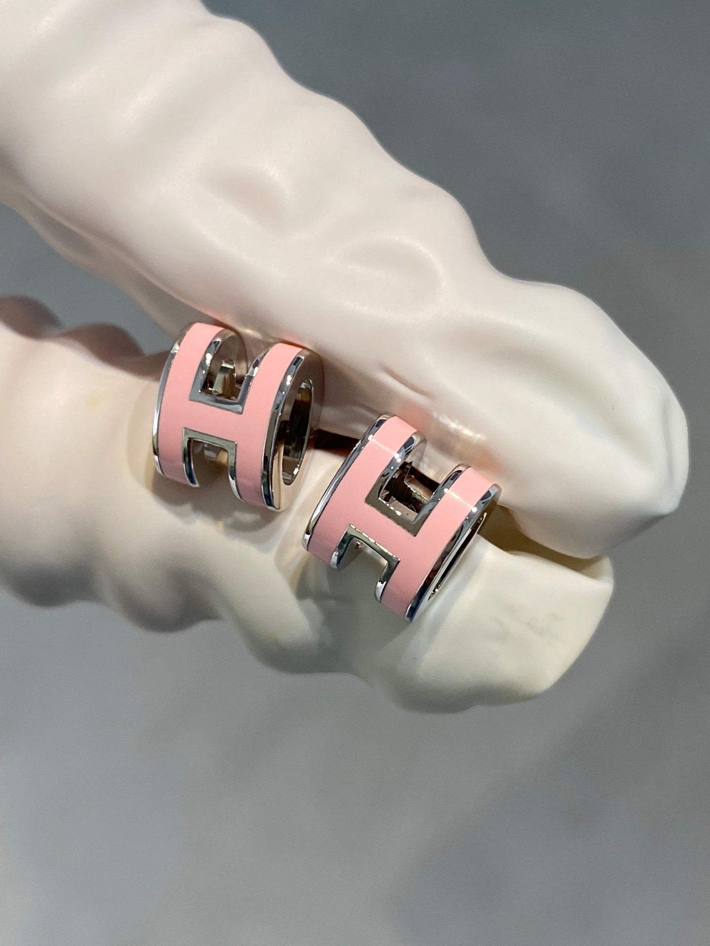 [Panda Jewelry]MINI POP H SILVER EARRINGS PINK