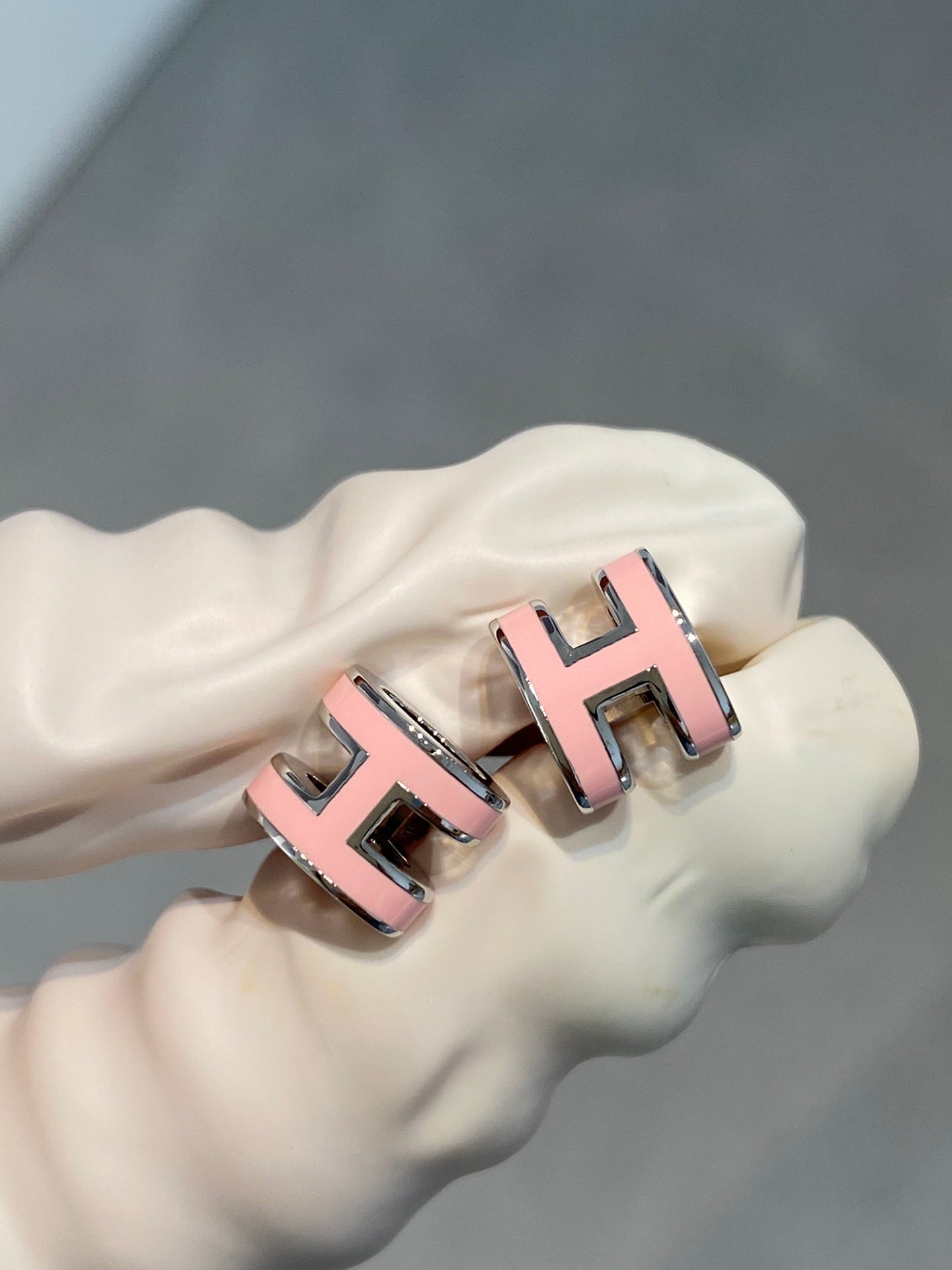 [Panda Jewelry]MINI POP H SILVER EARRINGS PINK