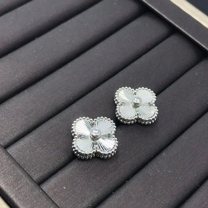 [Panda Jewelry]CLOVER MINI 9.5MM LASER EARRINGS