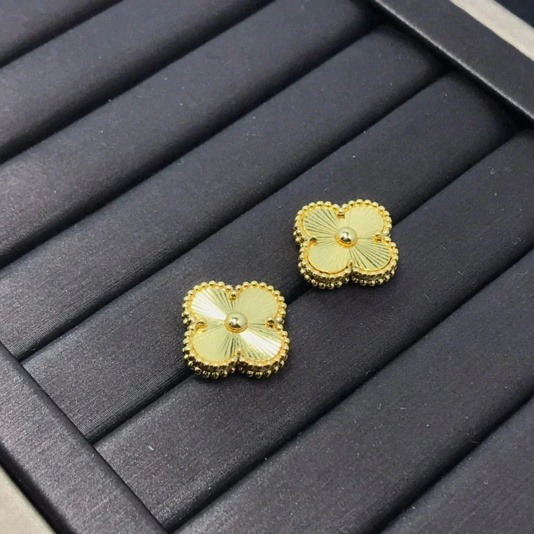 [Panda Jewelry]CLOVER MINI 9.5MM LASER EARRINGS