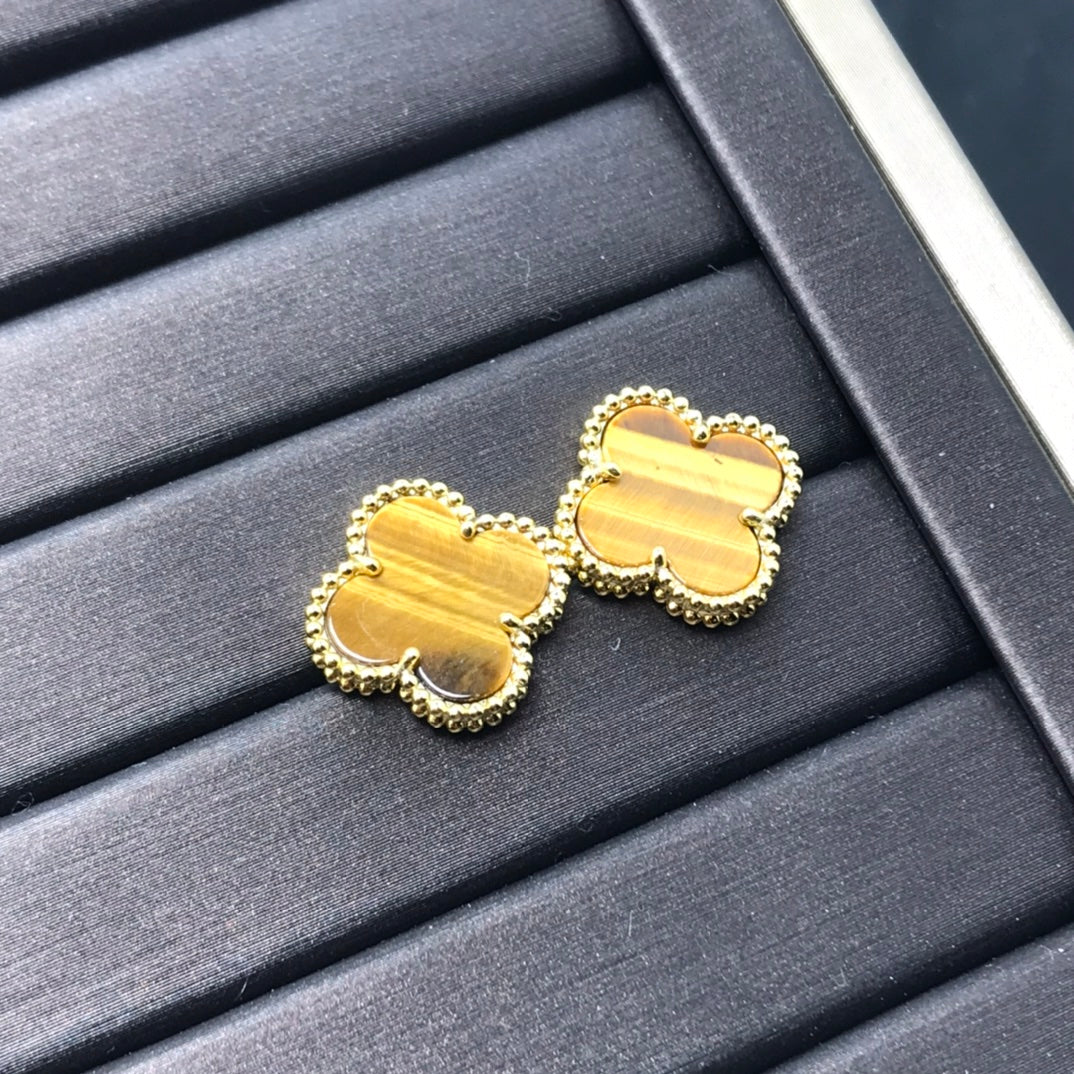 [Panda Jewelry]CLOVER MEDIUM 1 MOTIFS TIGER EYE EARRINGS