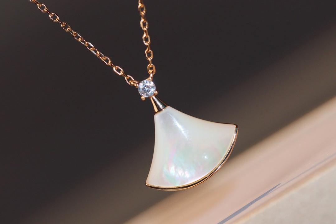 [Panda Jewelry]DREAM NECKLACE WHITE MOP PINK GOLD 1 DIAMOND