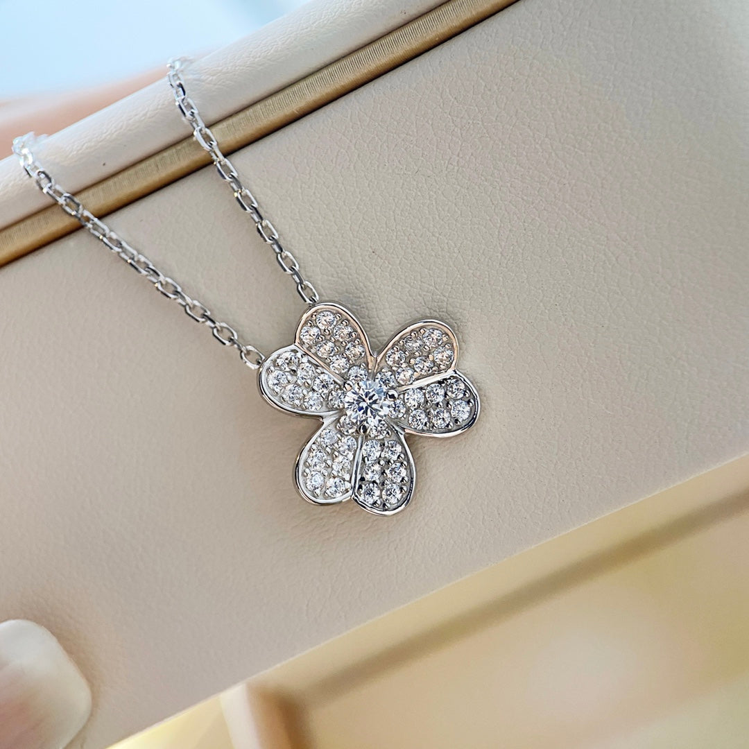 [Panda Jewelry]CLOVER DIAMOND NECKLACE SILVER