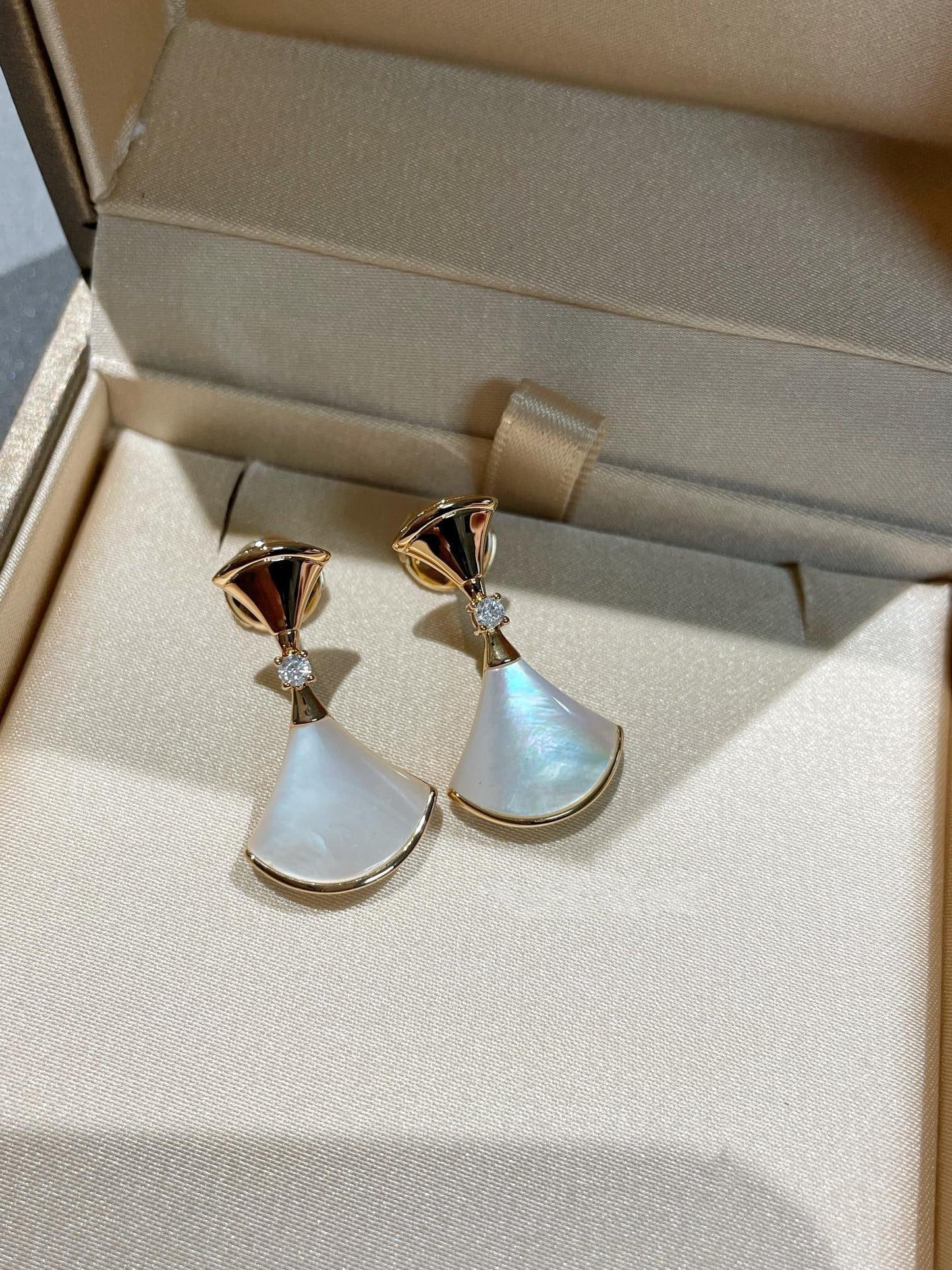 [Panda Jewelry]DREAM MOP 1 DIAMOND EARRINGS
