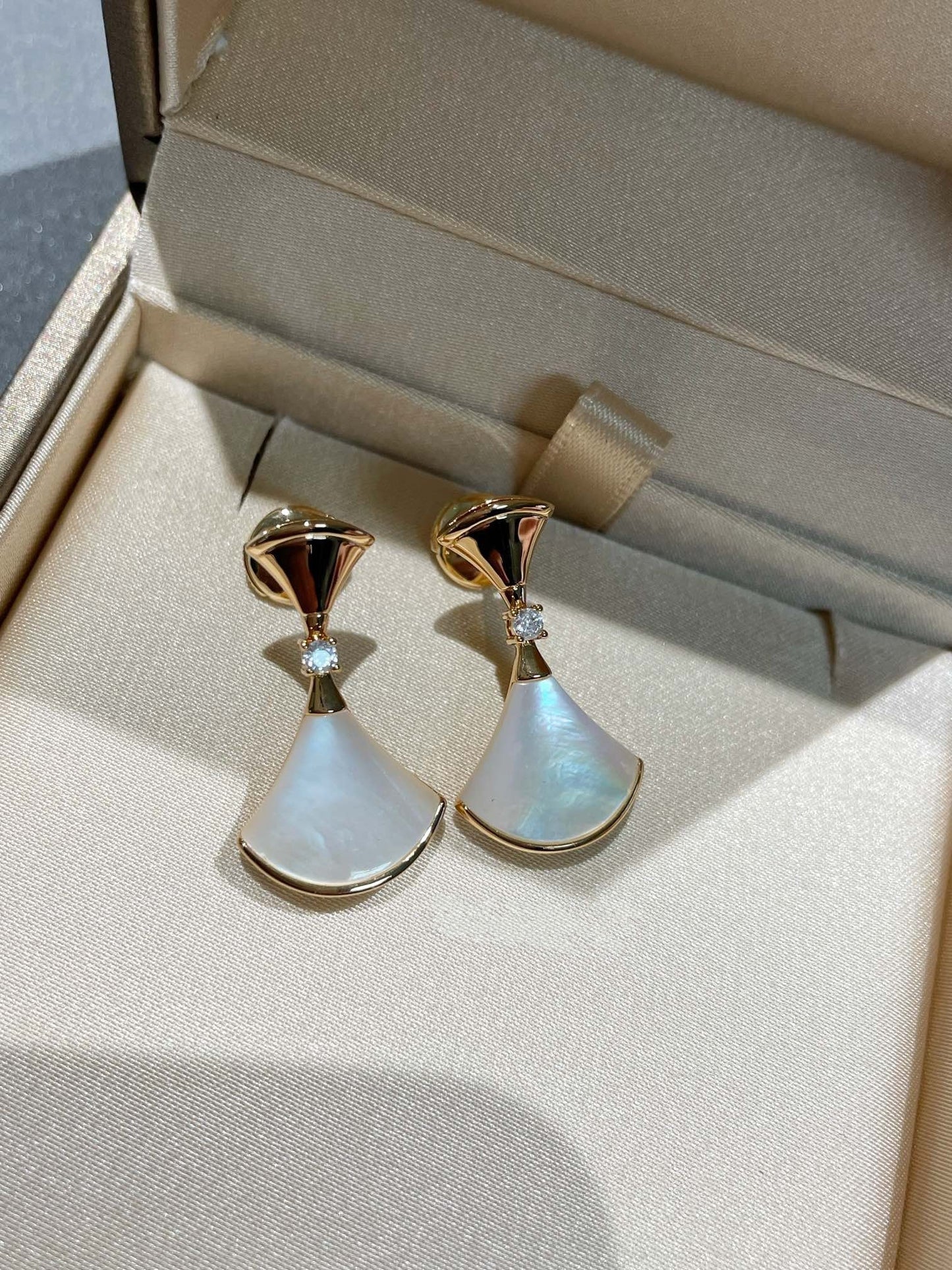 [Panda Jewelry]DREAM MOP 1 DIAMOND EARRINGS