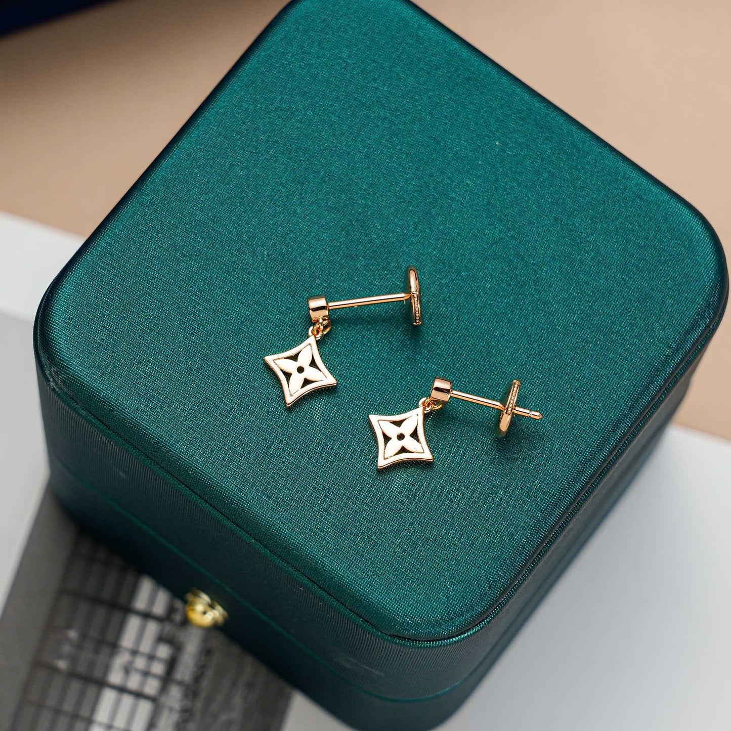 [Panda Jewelry]STAR EARRINGS GOLD