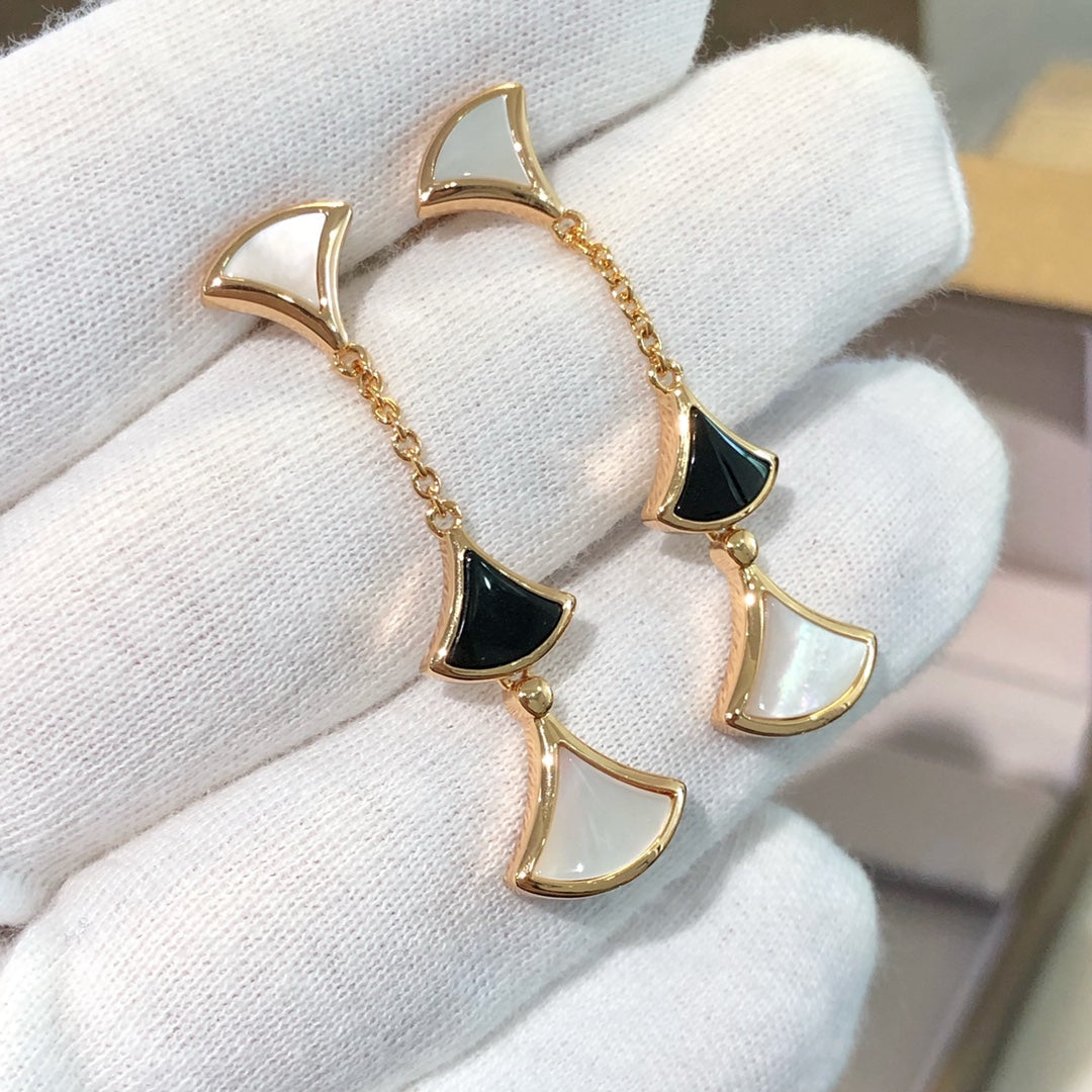 [Panda Jewelry]DREAM EARRINGS 3 MOTIFS ONYX MOP PINK GOLD