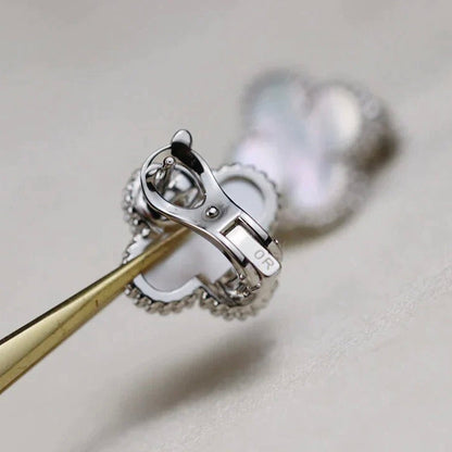 [Panda Jewelry]CLOVER MEDIUM 1 MOTIFS  WHITE MOP EARRINGS SILVER