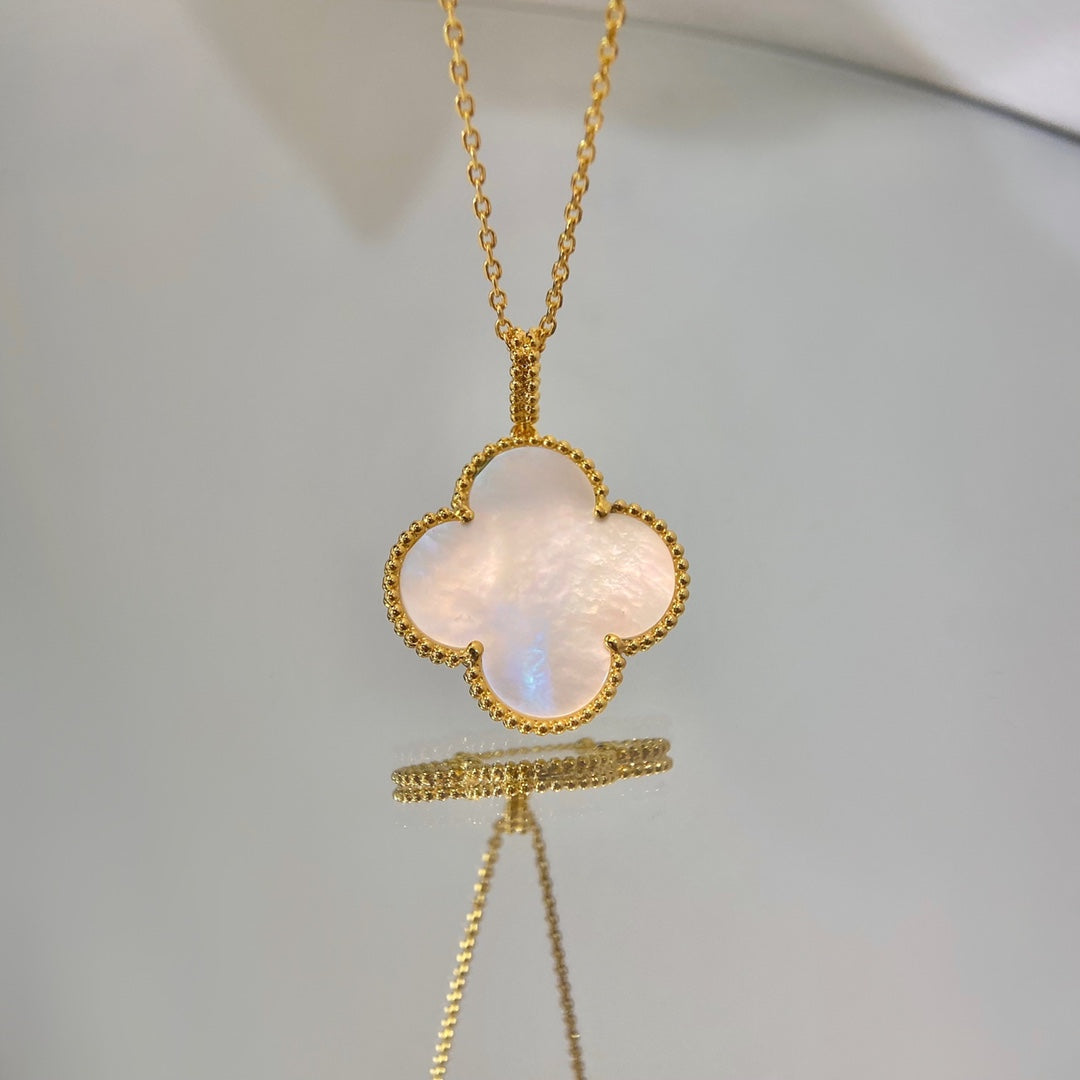 [Panda Jewelry]CLOVER 25MM MOP LARGE PENDANT NECKLACE