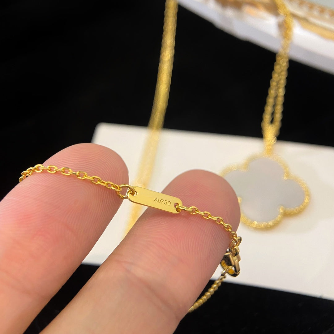 [Panda Jewelry]CLOVER 25MM MOP LARGE PENDANT NECKLACE