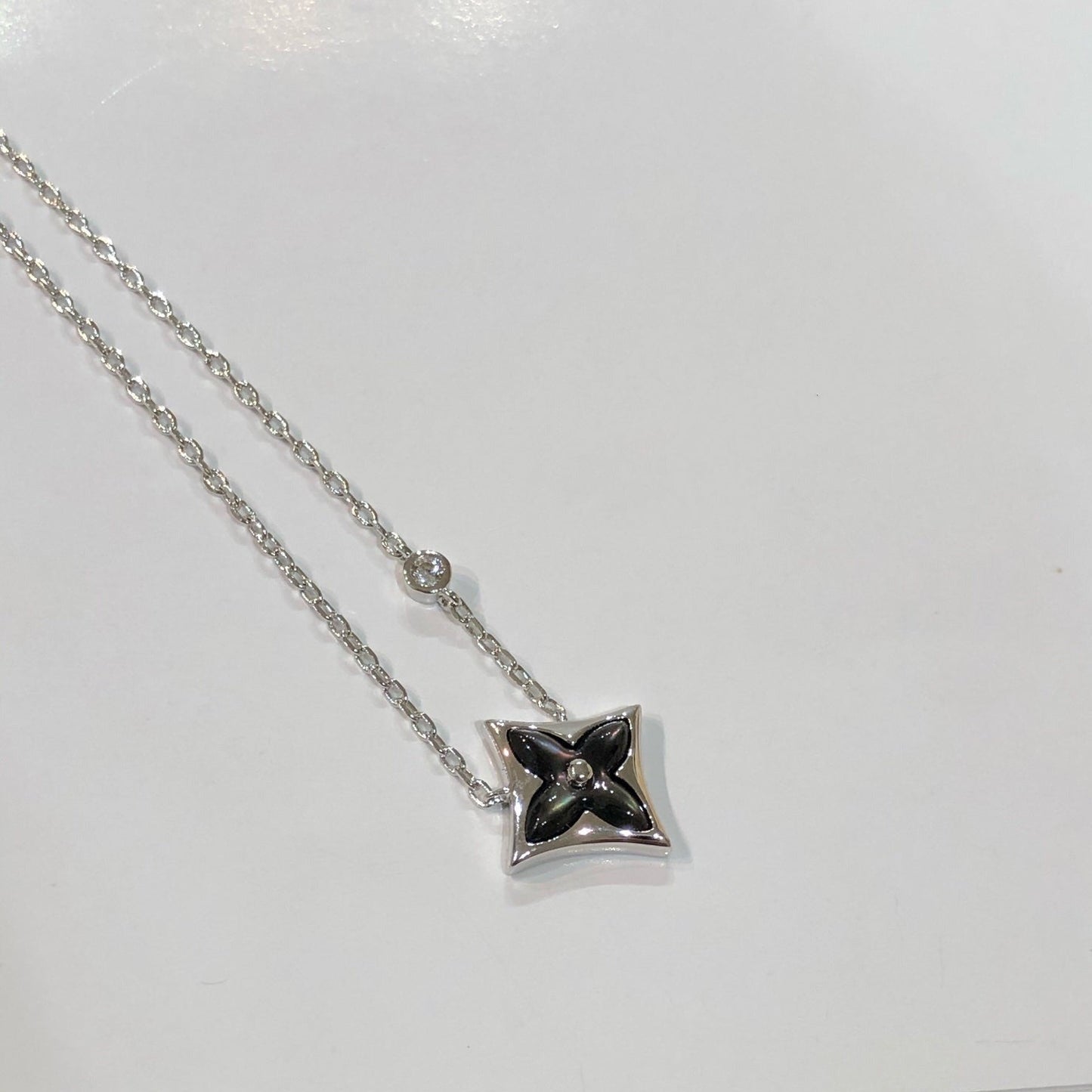 [Panda Jewelry]STAR BLACK MOP NECKLACE