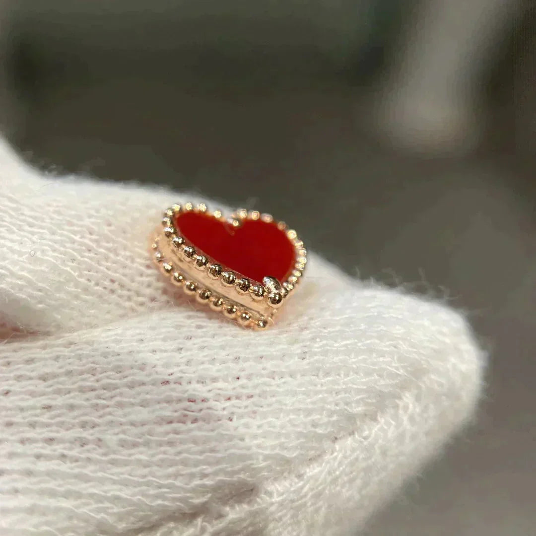 [Panda Jewelry]HEART CARNELIAN STUD EARRINGS