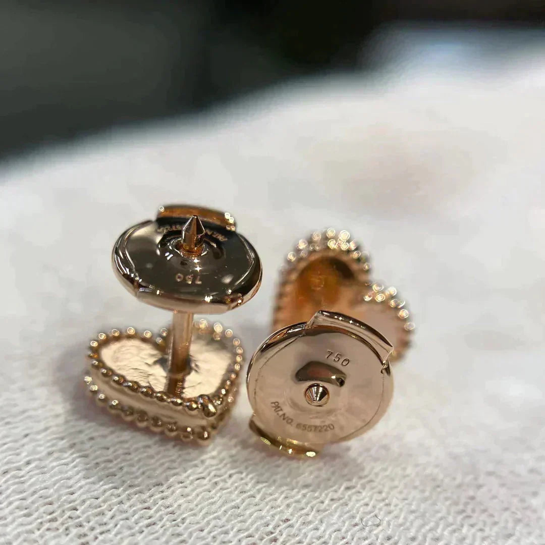 [Panda Jewelry]HEART CARNELIAN STUD EARRINGS