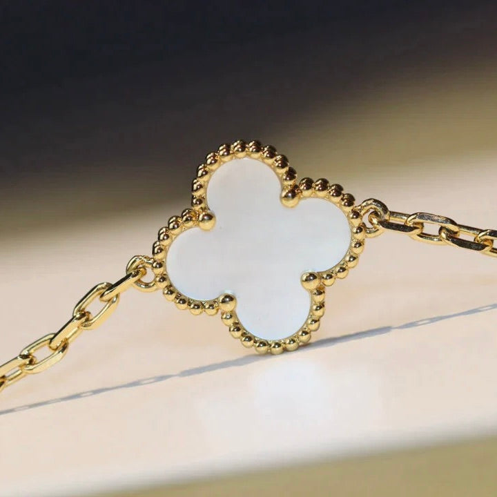 [Panda Jewelry]CLOVER 20 MOTIFS WHITE MOP NECKLACE