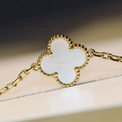 [Panda Jewelry]CLOVER 20 MOTIFS WHITE MOP NECKLACE