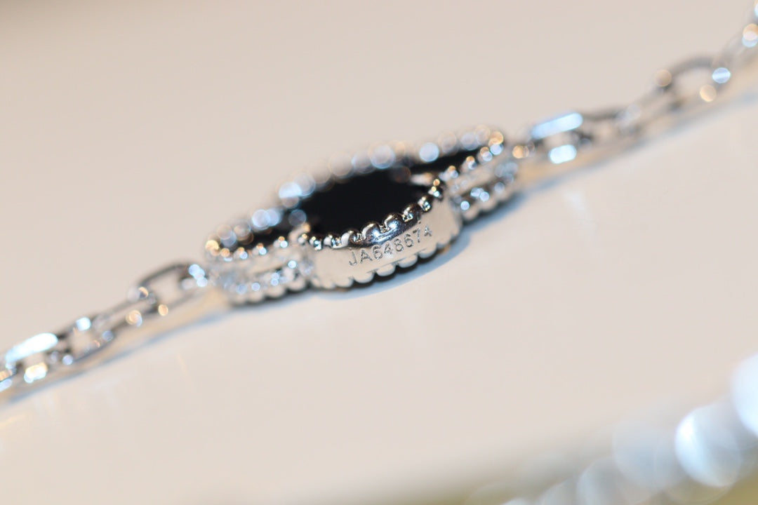[Panda Jewelry]CLOVER 20 MOTIFS ONYX DIAMOND SILVER