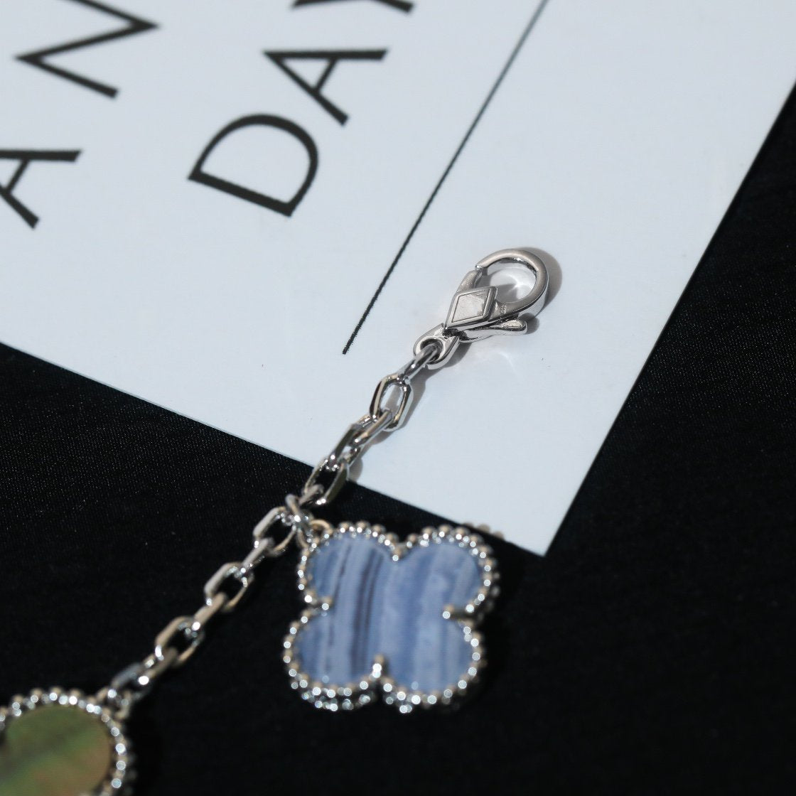 [Panda Jewelry]CLOVER BRACELET 5 MOTIFS MOP CHALCEDONY SILVER