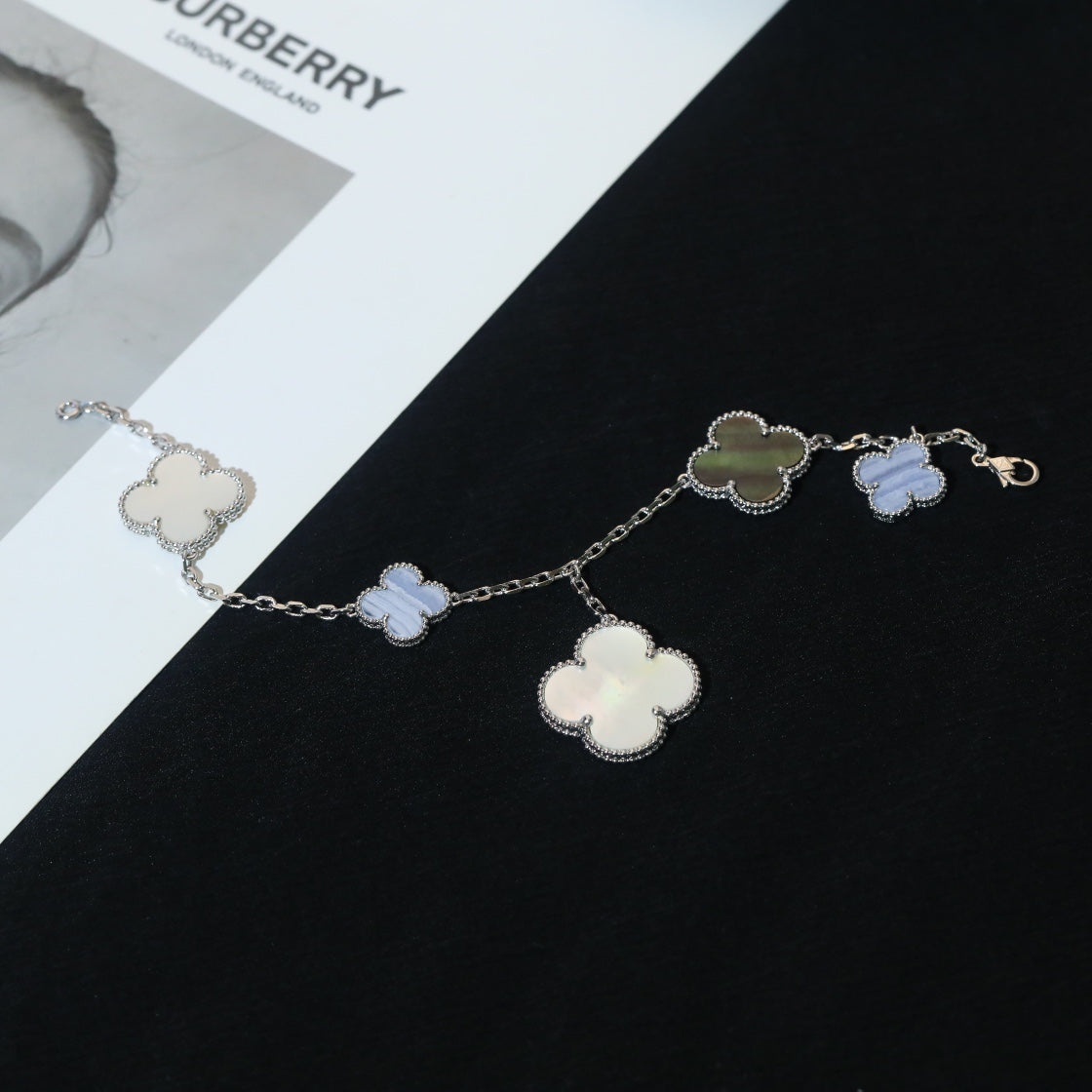 [Panda Jewelry]CLOVER BRACELET 5 MOTIFS MOP CHALCEDONY SILVER