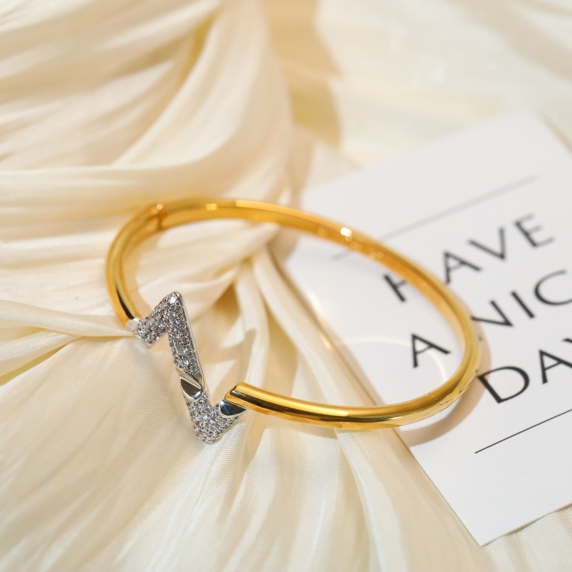 [Panda Jewelry]VOLTE UPSITE DOWN GOLD DIAMOND BRACELET