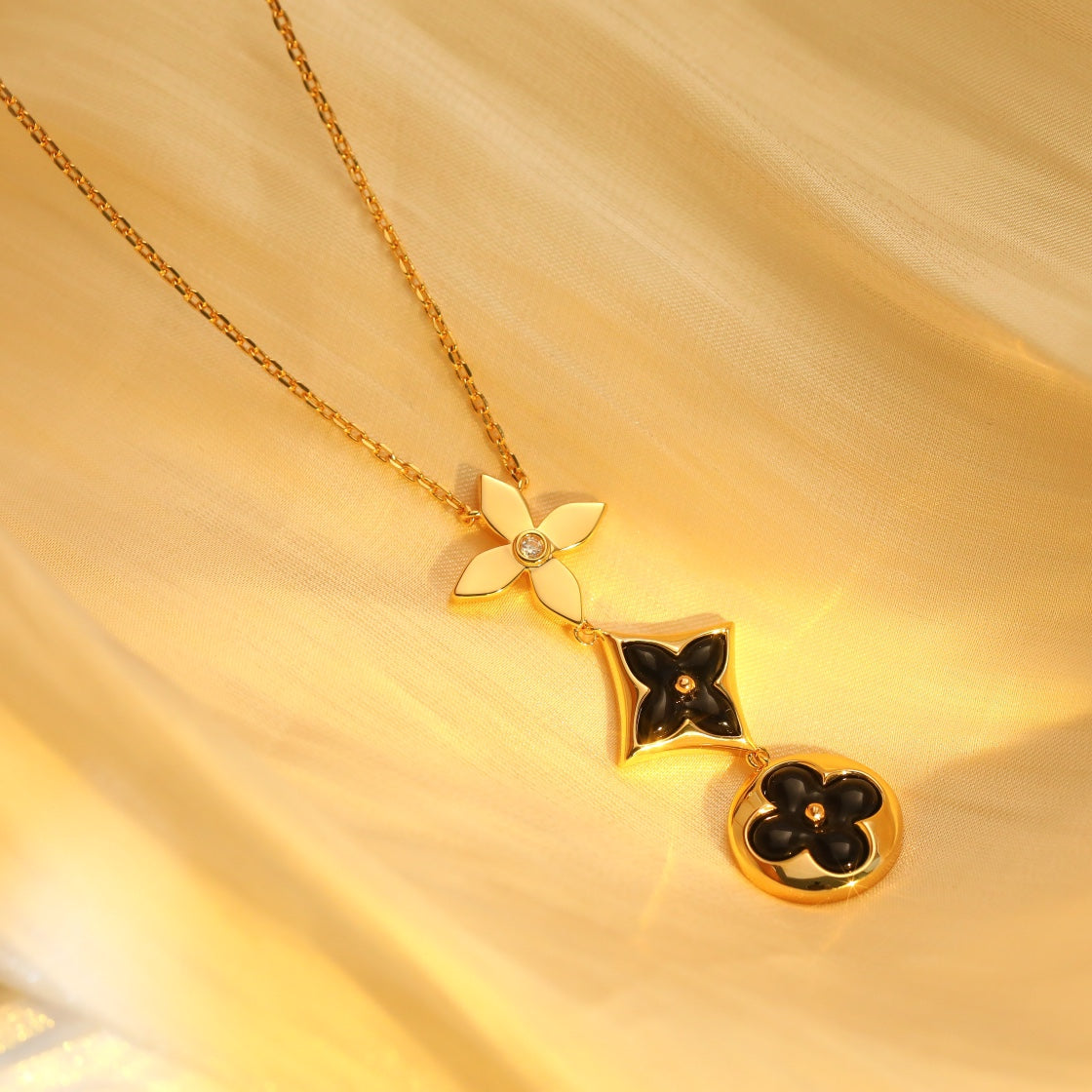 [Panda Jewelry]STAR AND SUN ONYX PINK GOLD NECKLACE