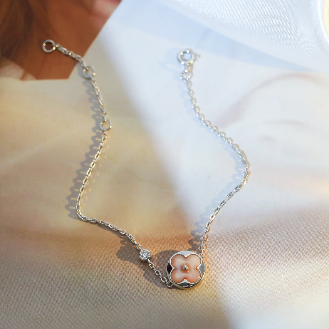 [Panda Jewelry]SUN MOTIF PINK MOP SILVER BRACELET