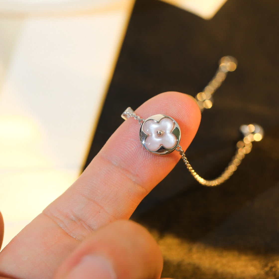 [Panda Jewelry]SUN MOTIF PINK MOP SILVER BRACELET