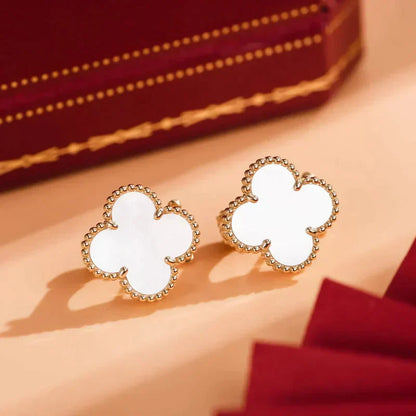 [Panda Jewelry]CLOVER MEDIUM 1 MOTIFS  WHITE MOP STUD EARRINGS