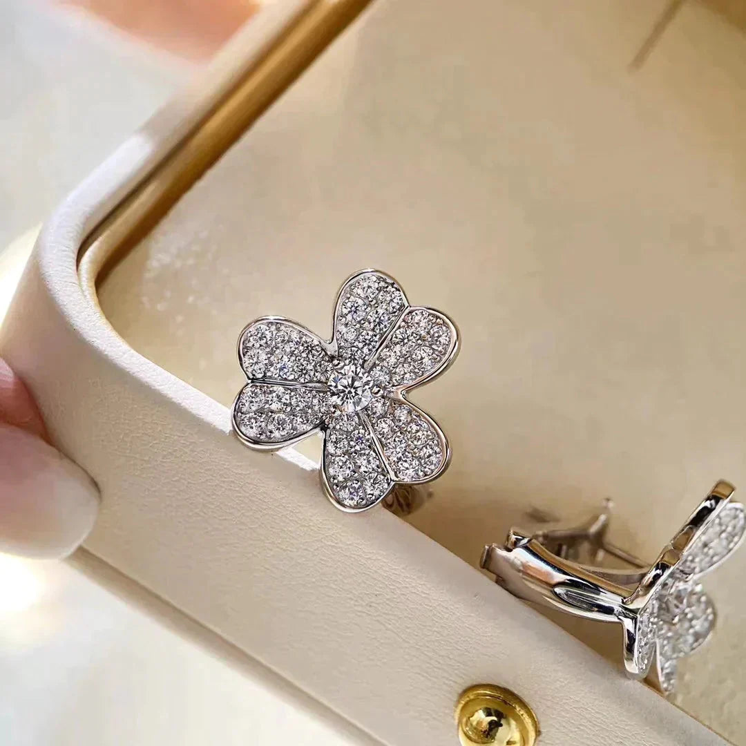 [Panda Jewelry]CLOVER COMOS DIAMOND EARRINGS SILVER