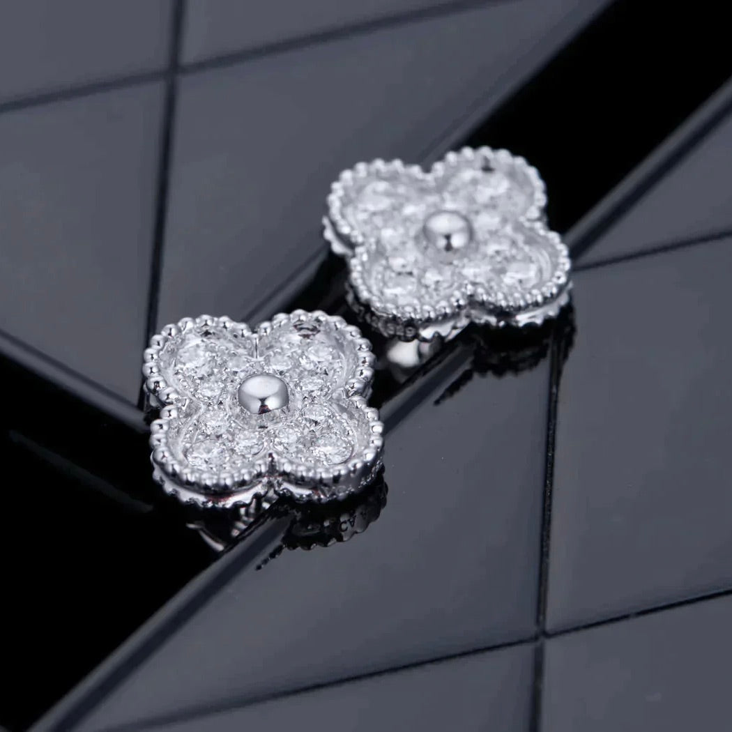 [Panda Jewelry]CLOVER 1 MOTIFS DIAMOND STUD EARRINGS SILVER