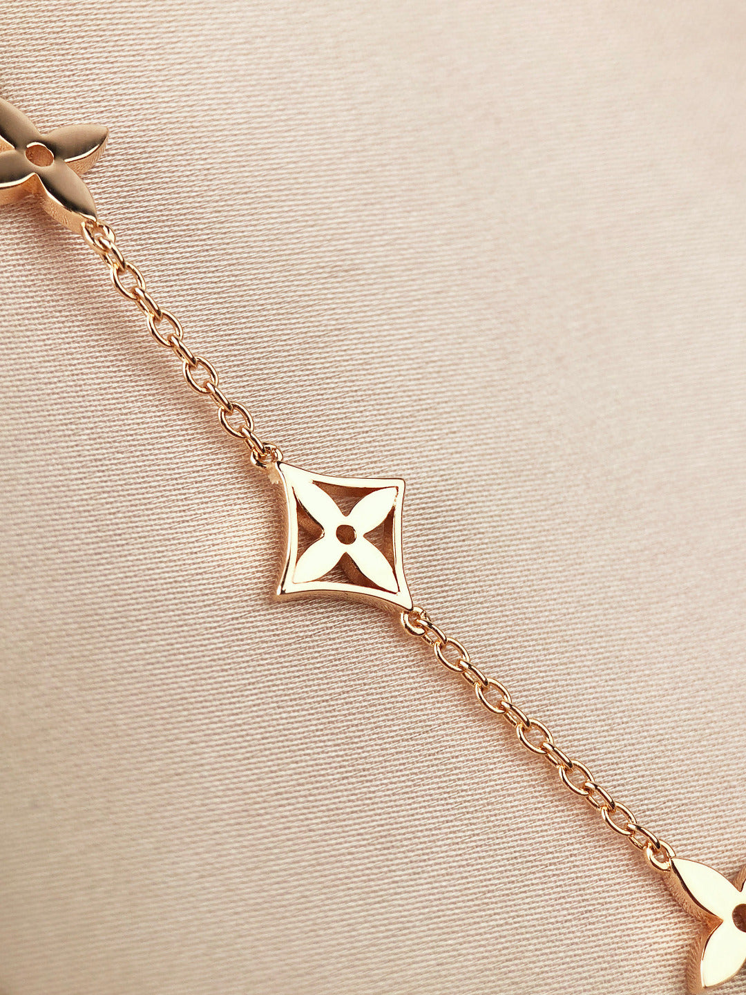 [Panda Jewelry]STAR AND SUN 7 MOTIFS GOLD BRACELET