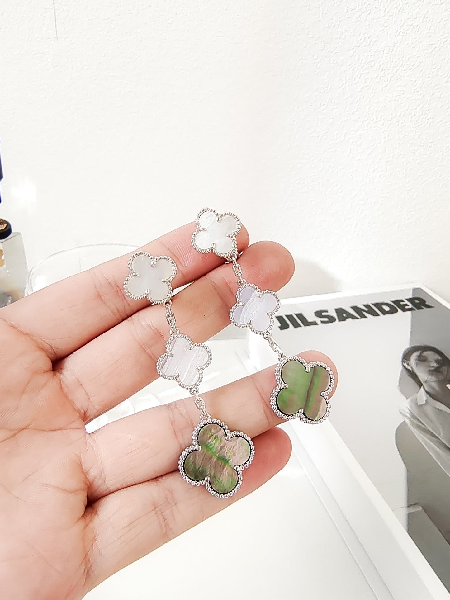 [Panda Jewelry]CLOVER 3 MOTIFS CHALCEDONY DARK MOP SILVER EARRINGS
