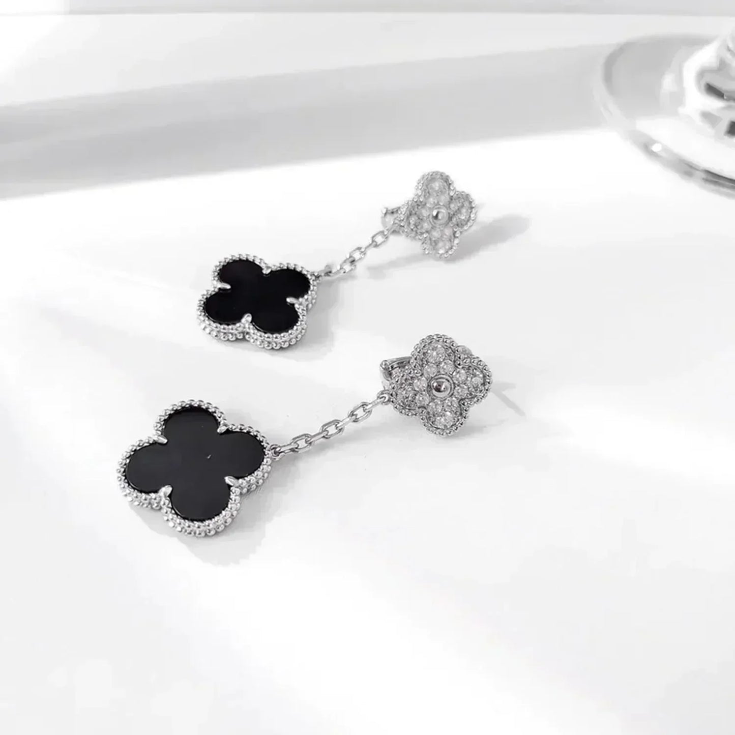 [Panda Jewelry]CLOVER 2 MOTIFS  DIAMOND ONYX EARRINGS SILVER