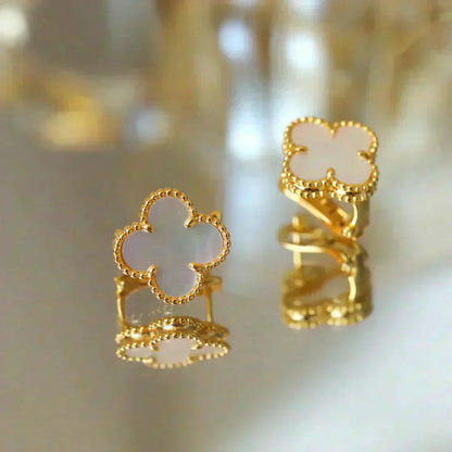 [Panda Jewelry]CLOVER MEDIUM 1 MOTIFS  WHITE MOP STUD EARRINGS
