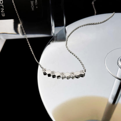 [Panda Jewelry]BEE MY LOVE DIAMOND NECKLACE